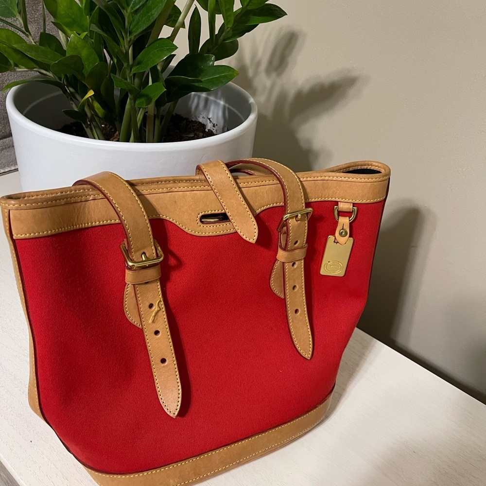 Dooney and Bourke shoulder purse